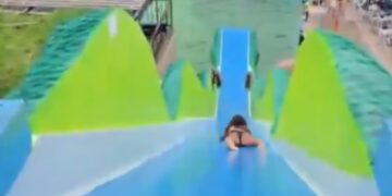 VIDEO; Joven queda inconsciente después de lanzarse en tobogán