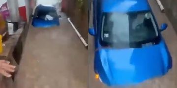 VIDEO; Madre e hija rescatadas de vehículo que era llevado por la corriente