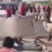VIDEO; Peregrinación sobre colchonetas sorprende en India
