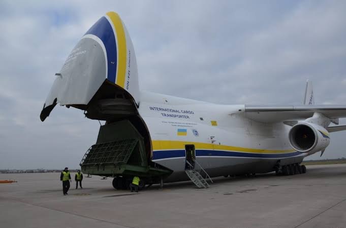 Antonov An-124 realiza escala en aeropuerto de Cancún