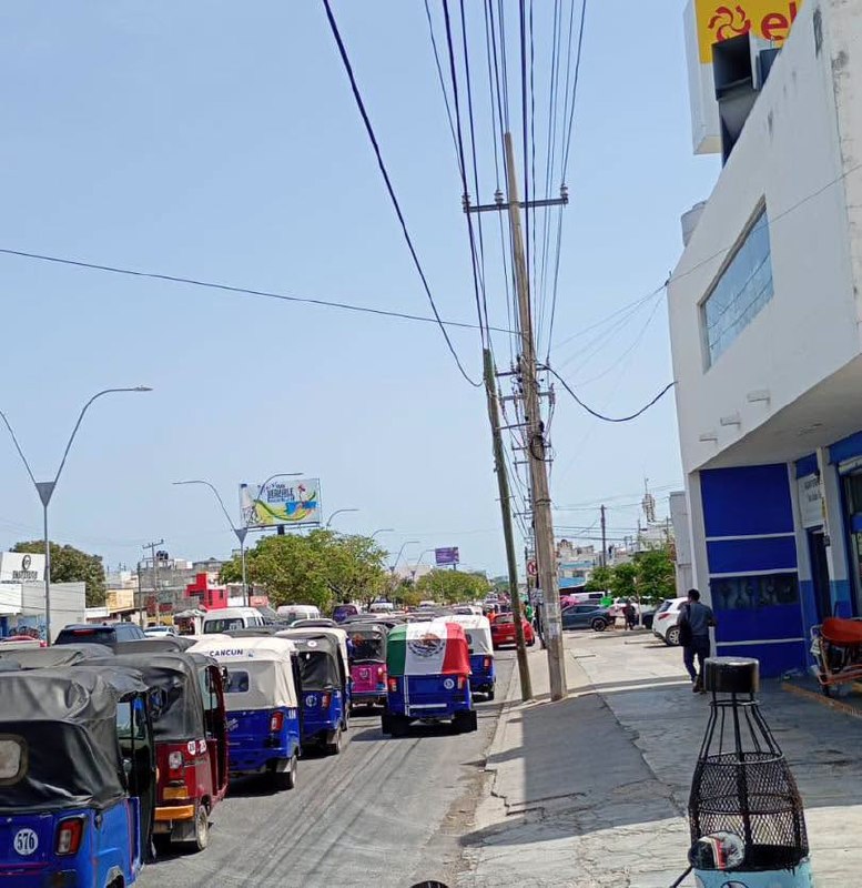 Mototaxis protestan contra Imoveqroo y derecho de piso