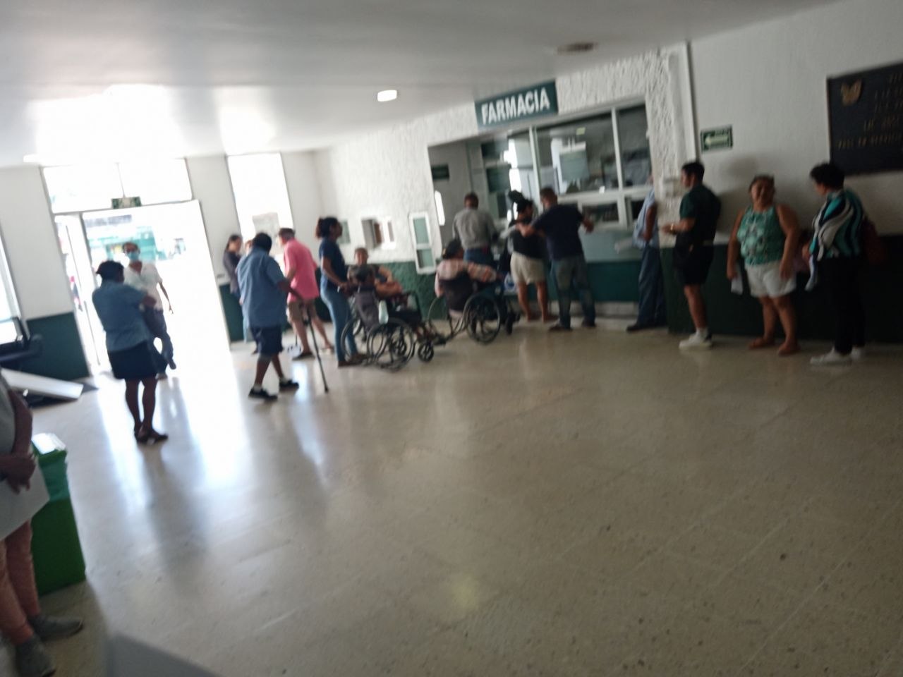 Desabasto y largas filas afectan usuarios del IMSS en Quintana Roo