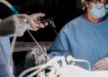 Hace historia Quintana Roo con primera cirugía robótica en hospital público: Mara Lezama