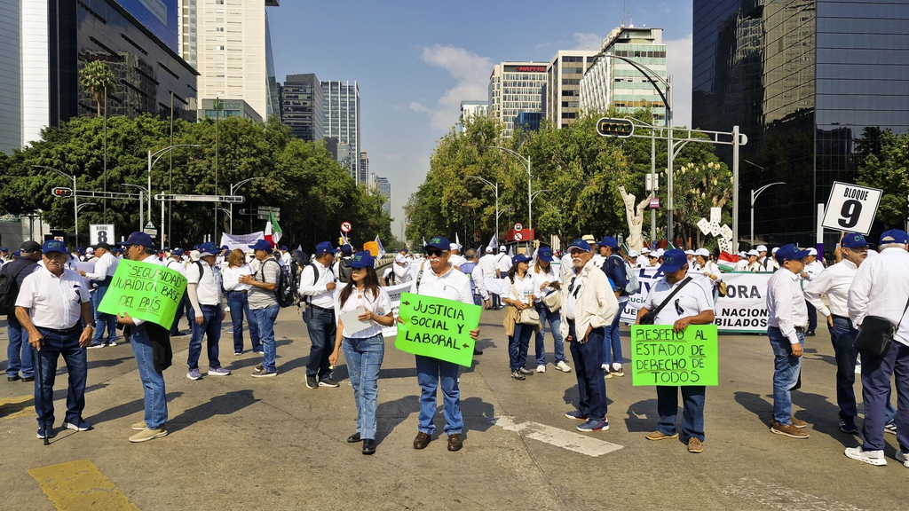 Trabajadores del IMSS marchan en CDMX y otras movilizaciones