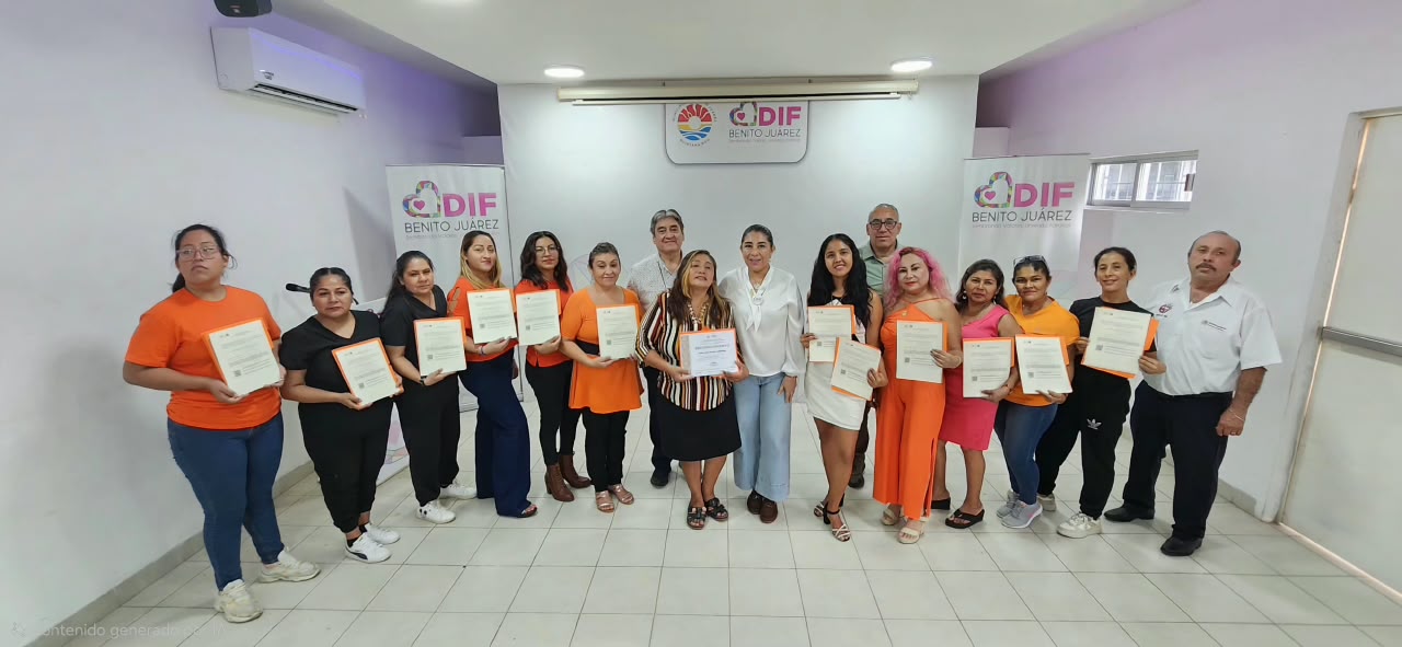 DIF Benito Juárez entrega constancias a 18 alumnas