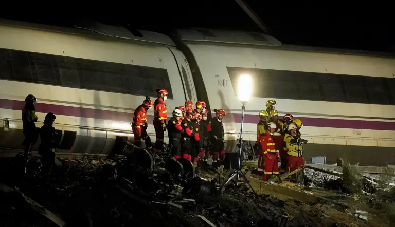 Sube a 74 muertos choque de trenes en Urda, España