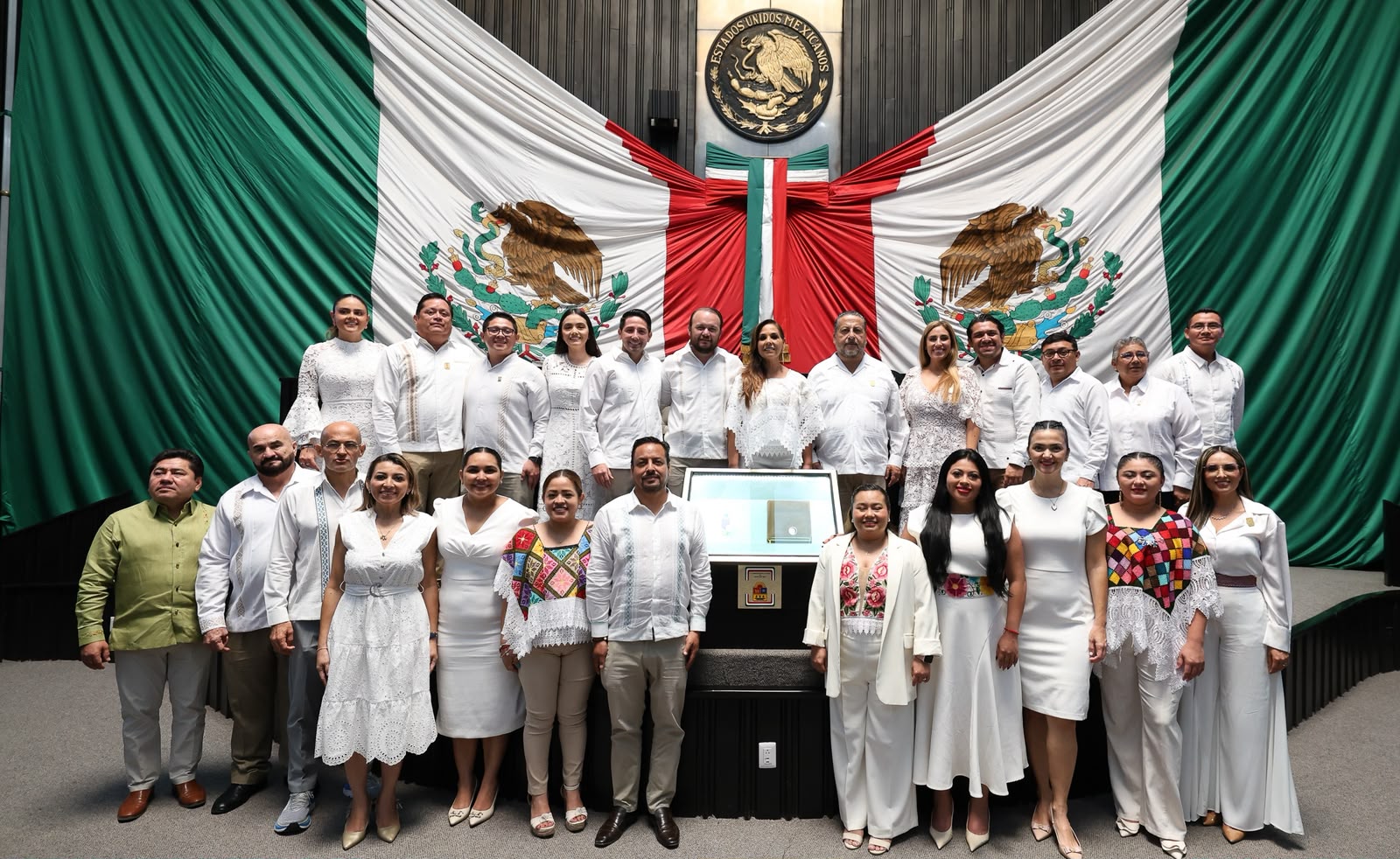 Congreso celebra 52 años de Quintana Roo como estado