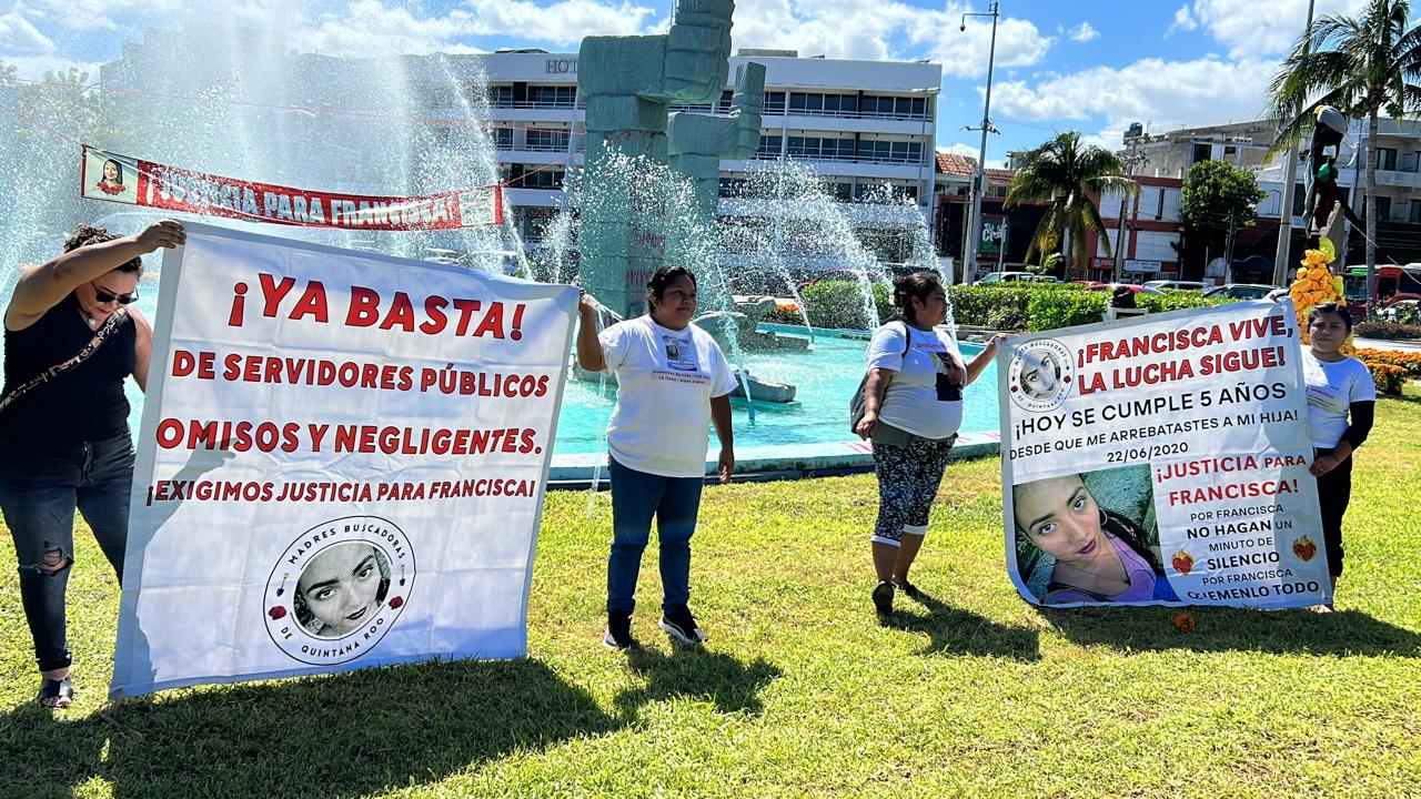 Madres Buscadoras protestan por dilaciones en caso de ex fiscal