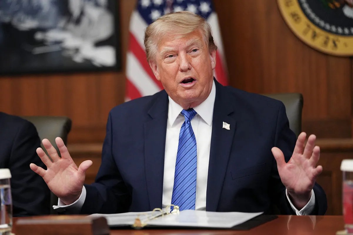 Trump advierte que regulación de IA puede sacar empresas del mercado