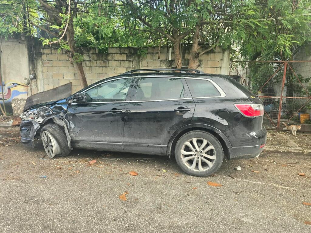 Menor ebrio choca tres autos en Playa del Carmen