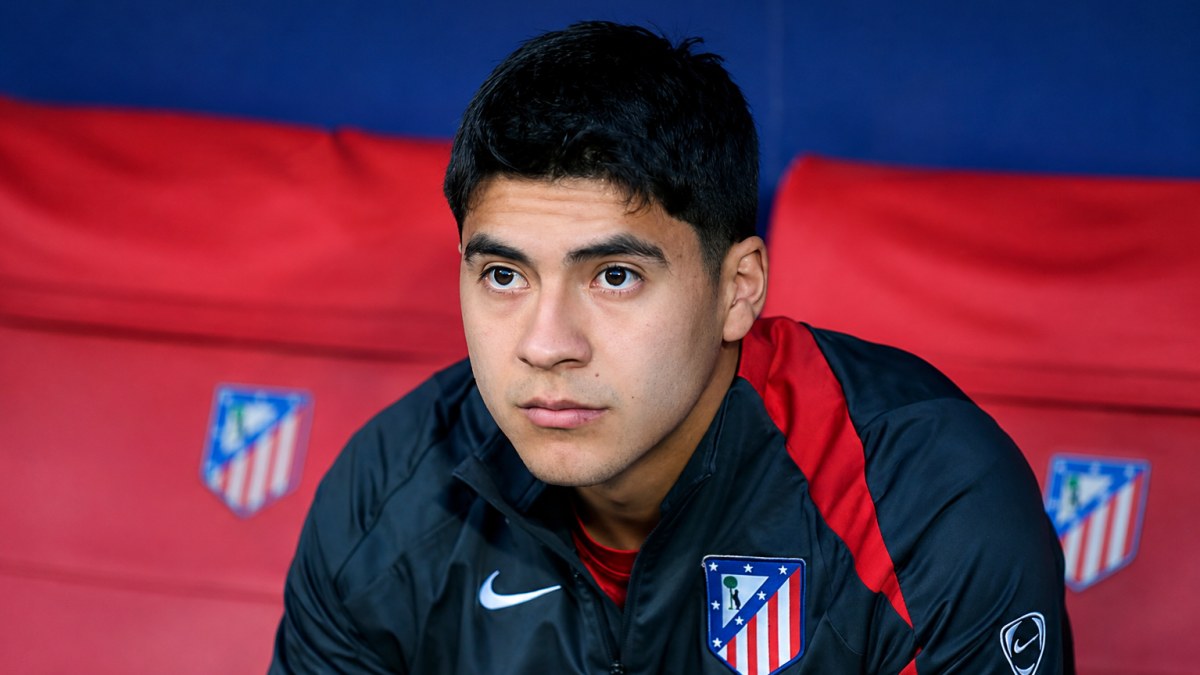 Atlético Madrid bloqueó préstamo de Obed Vargas, dice agente