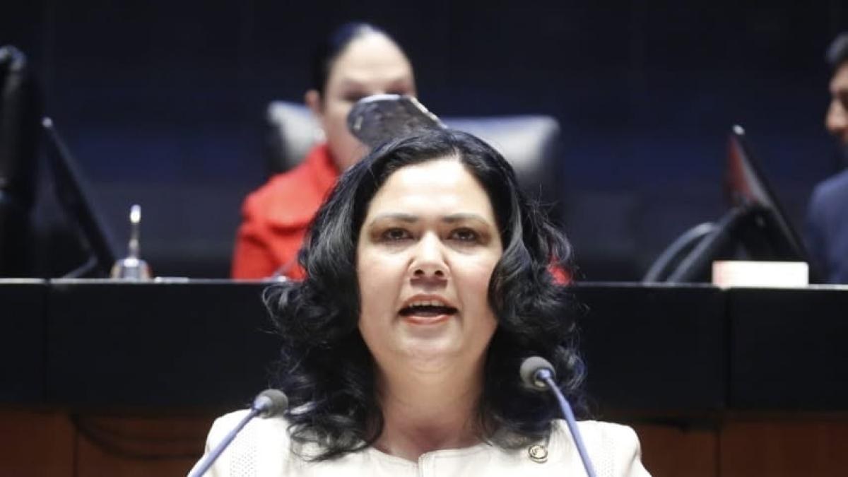 Exsenadora niega detención al cruzar frontera en Baja California