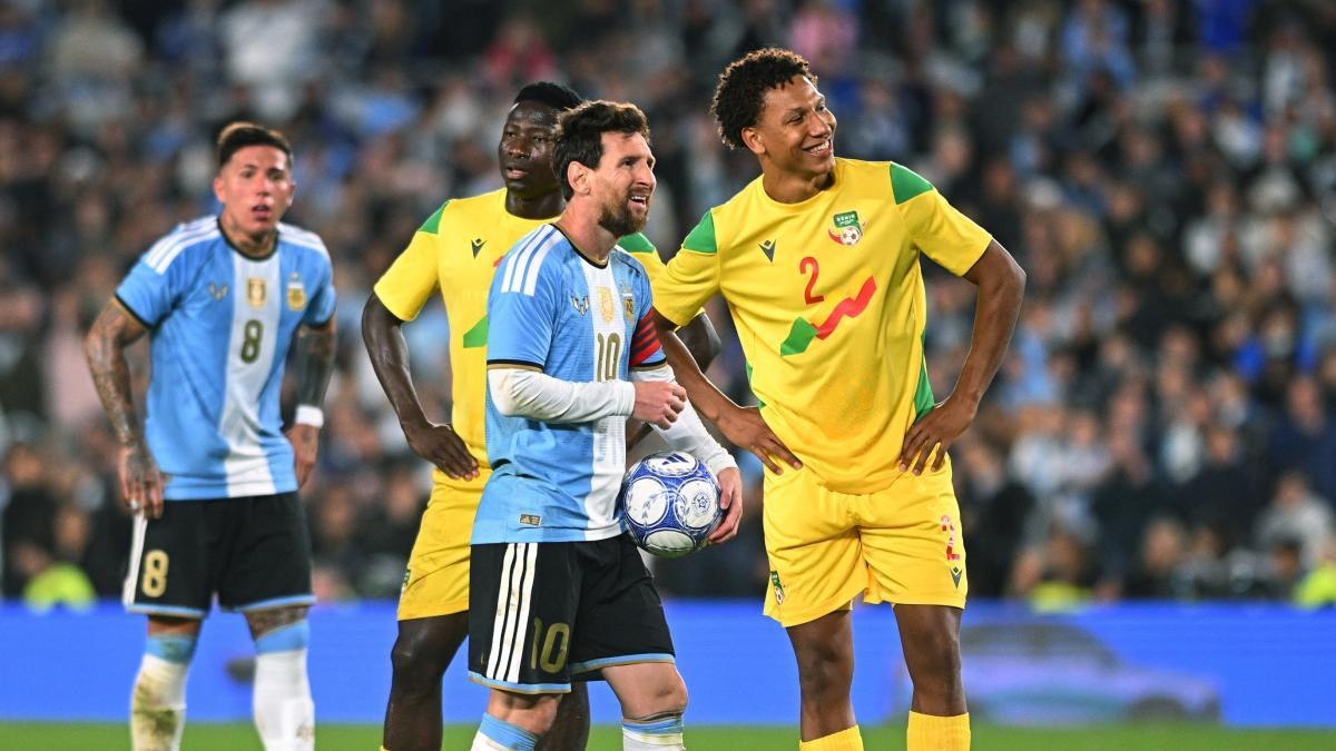 Jugadores de Benín critican a AFA por negar fotos con Messi
