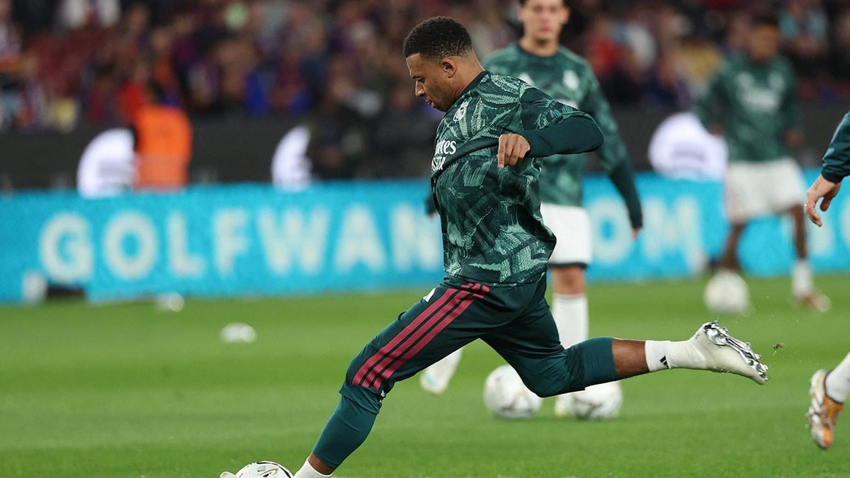 Mbappé provoca protesta en China por polémico meme