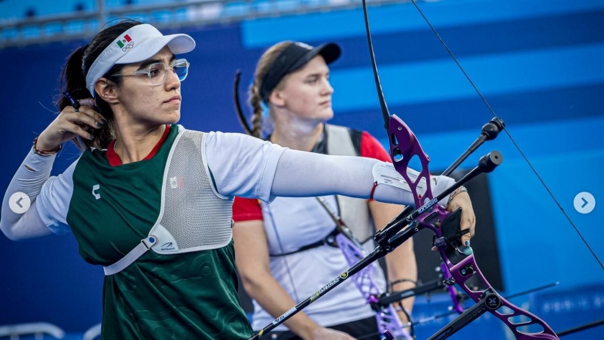 Ana Paula Vázquez pide ayuda para monetizar videos