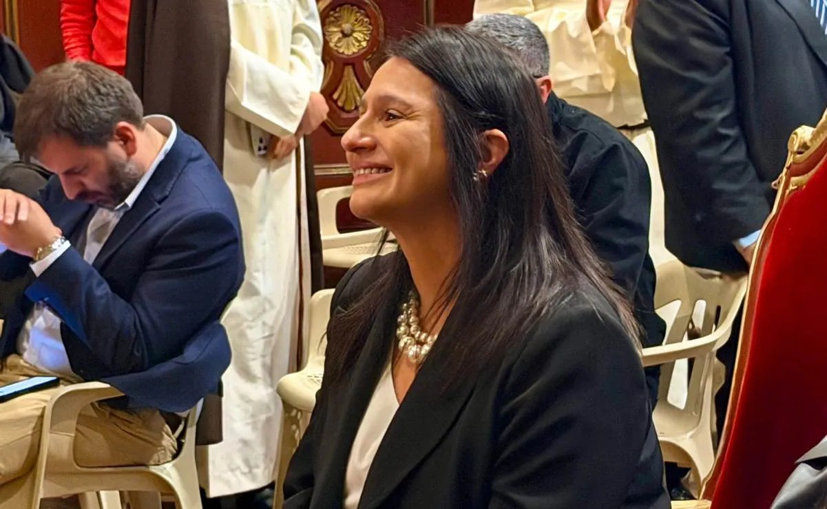 Ministra colombiana admite no tener maestría completa