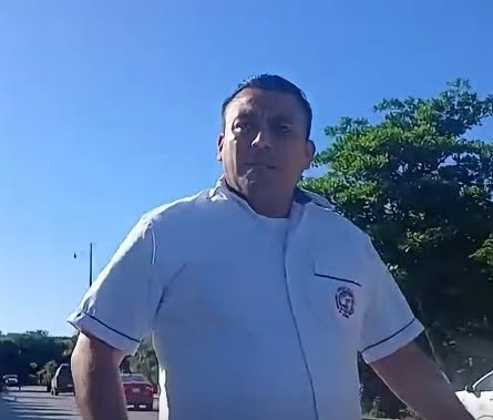Taxistas agreden a conductor de plataforma en Tulum