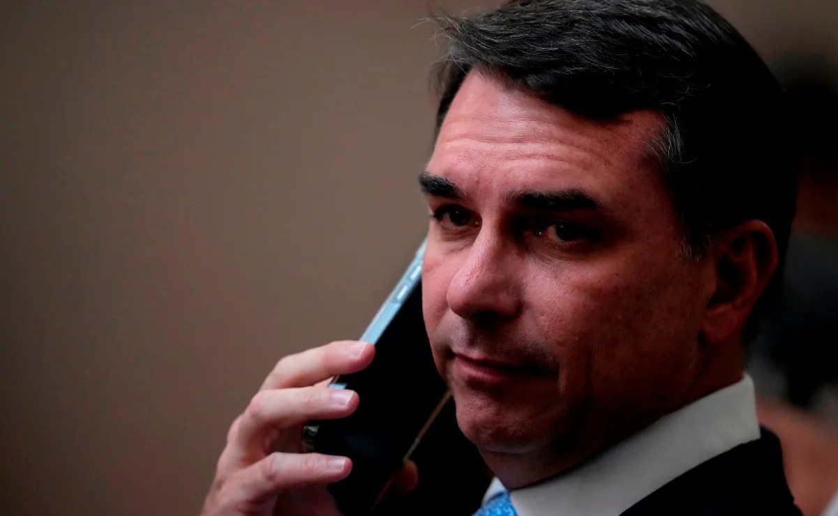 Flávio Bolsonaro llega a EU tras huir de Brasil