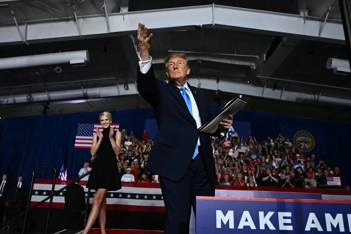 Trump dice que Irán puede borrar ciudades de EU