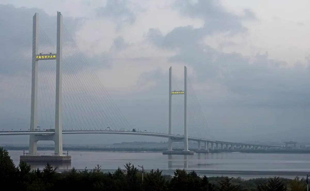 China y Corea del Norte abren puente fronterizo tras 12 años