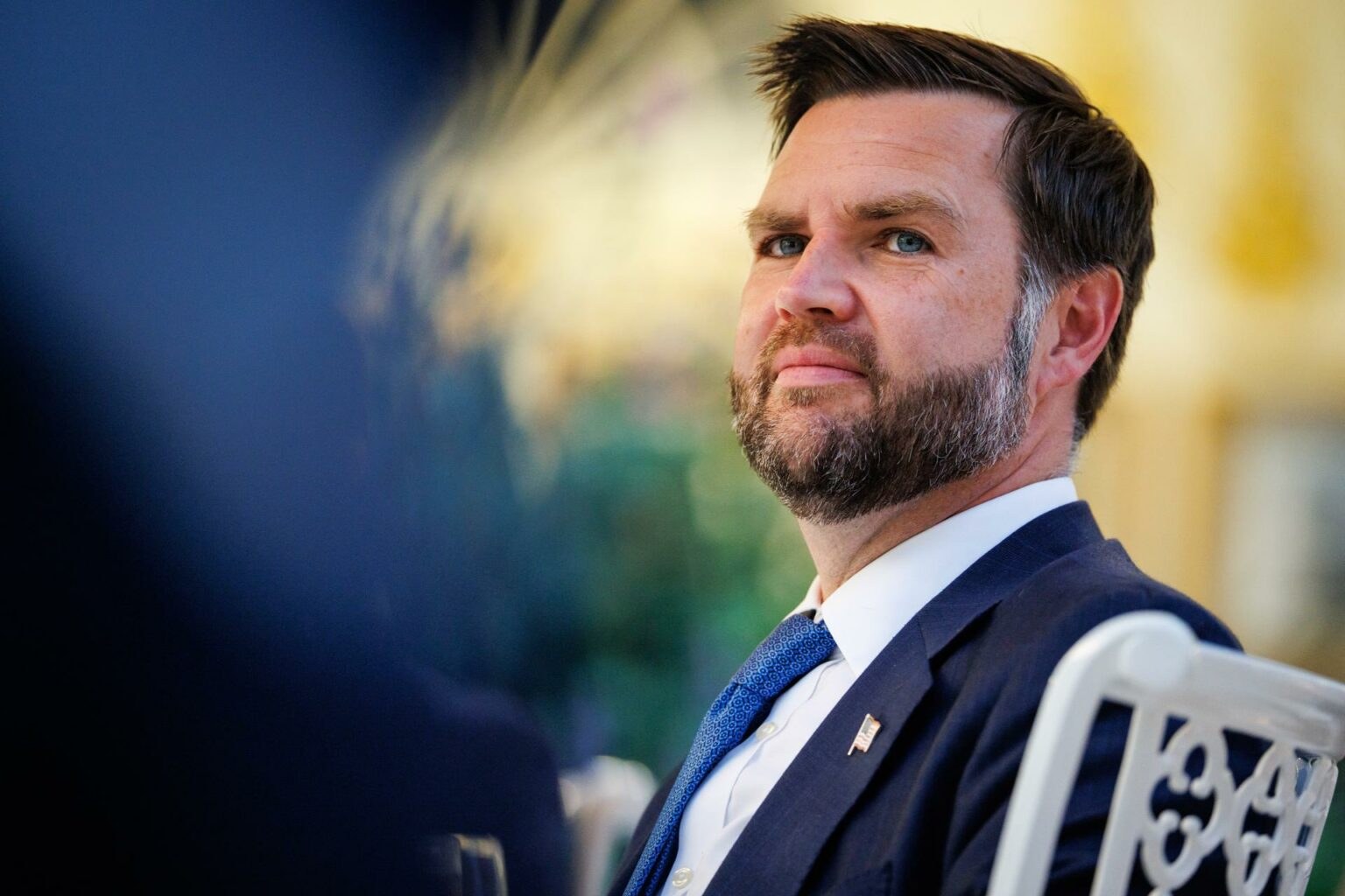 JD Vance insinúa ilegalidad tras protesta en mitin en Carolina del Norte