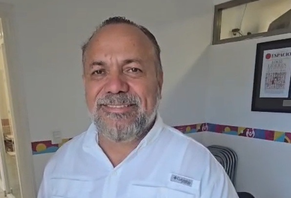 Julián Ricalde critica a Juan Carrillo por no vivir en Isla Mujeres