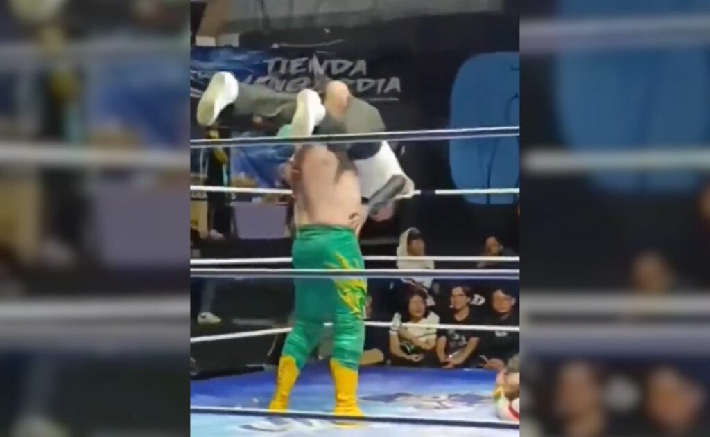 Réferi 'El Búho' muere tras llave en lucha libre en Hidalgo