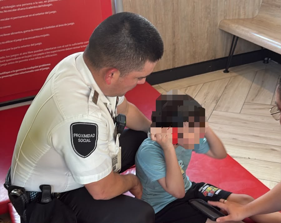 Policía Cancún localiza a menor extraviado en la Supermanzana 21