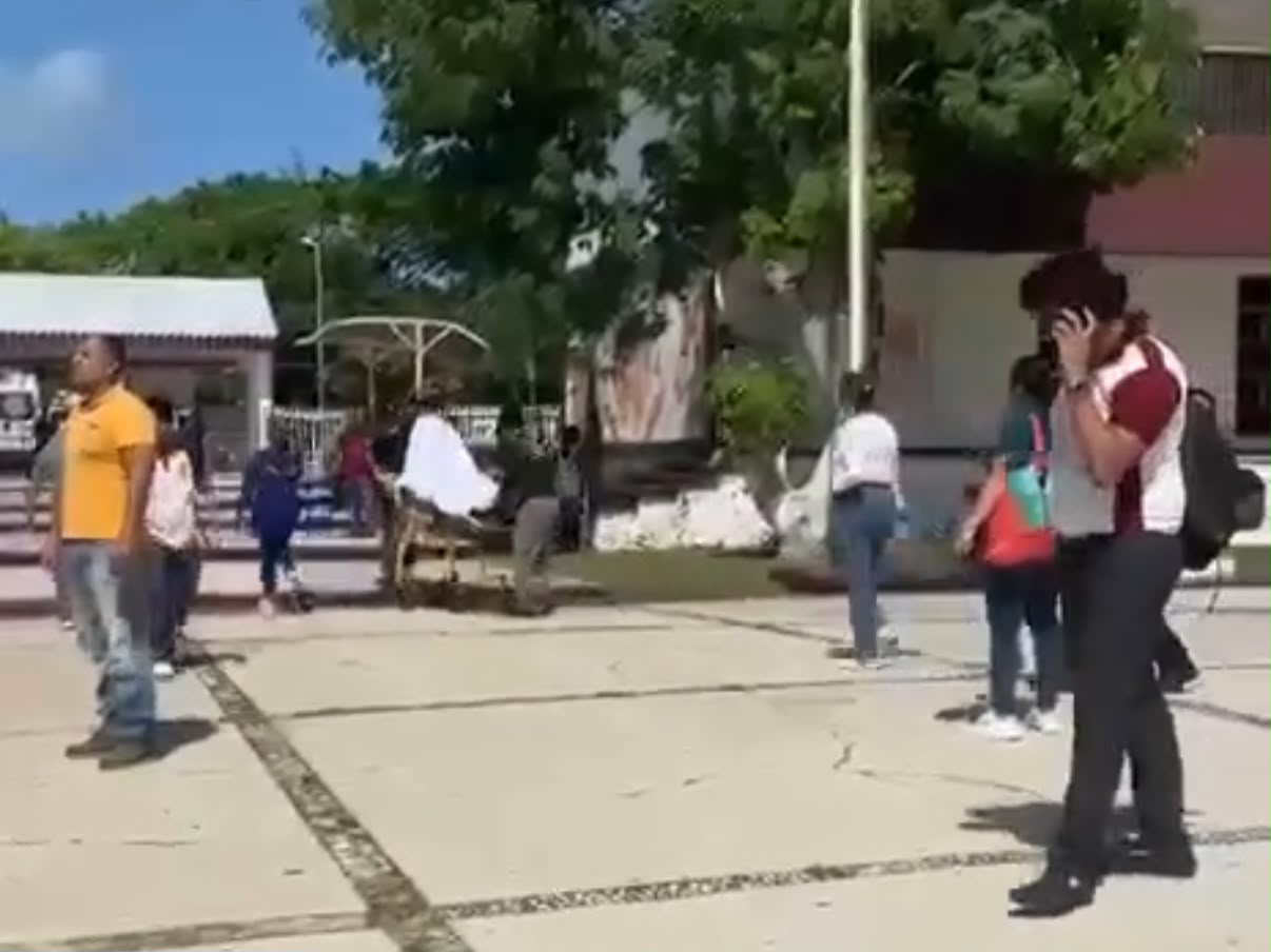 Tres estudiantes intoxicados por gomitas adulteradas en Cancún