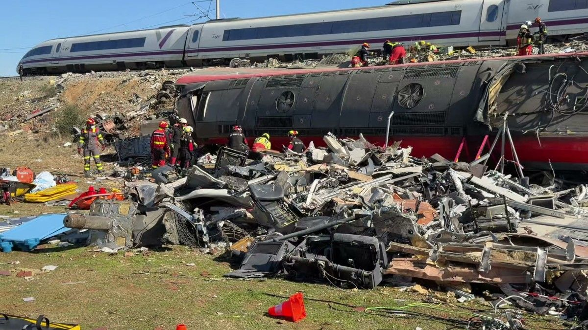 Sube a 74 muertos choque de trenes en Urda, España