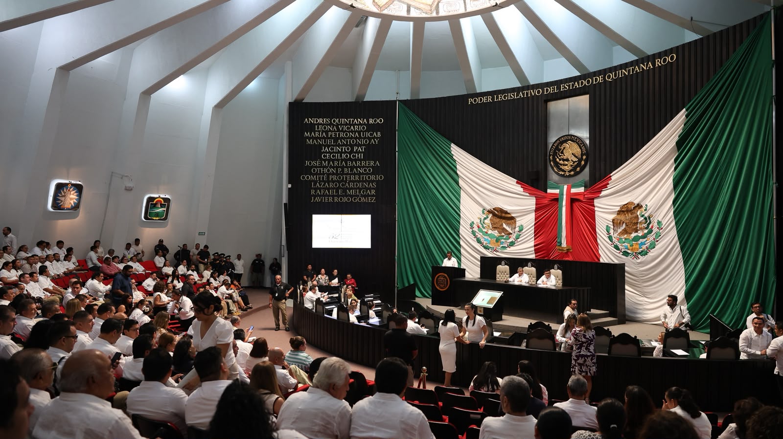 Congreso celebra 52 años de Quintana Roo como estado