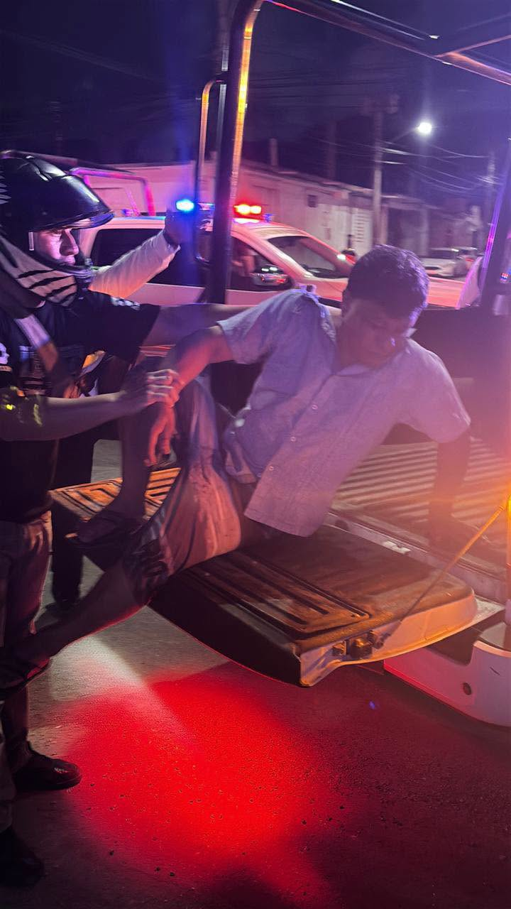 Atropellan a agente de tránsito en Cancún durante persecución