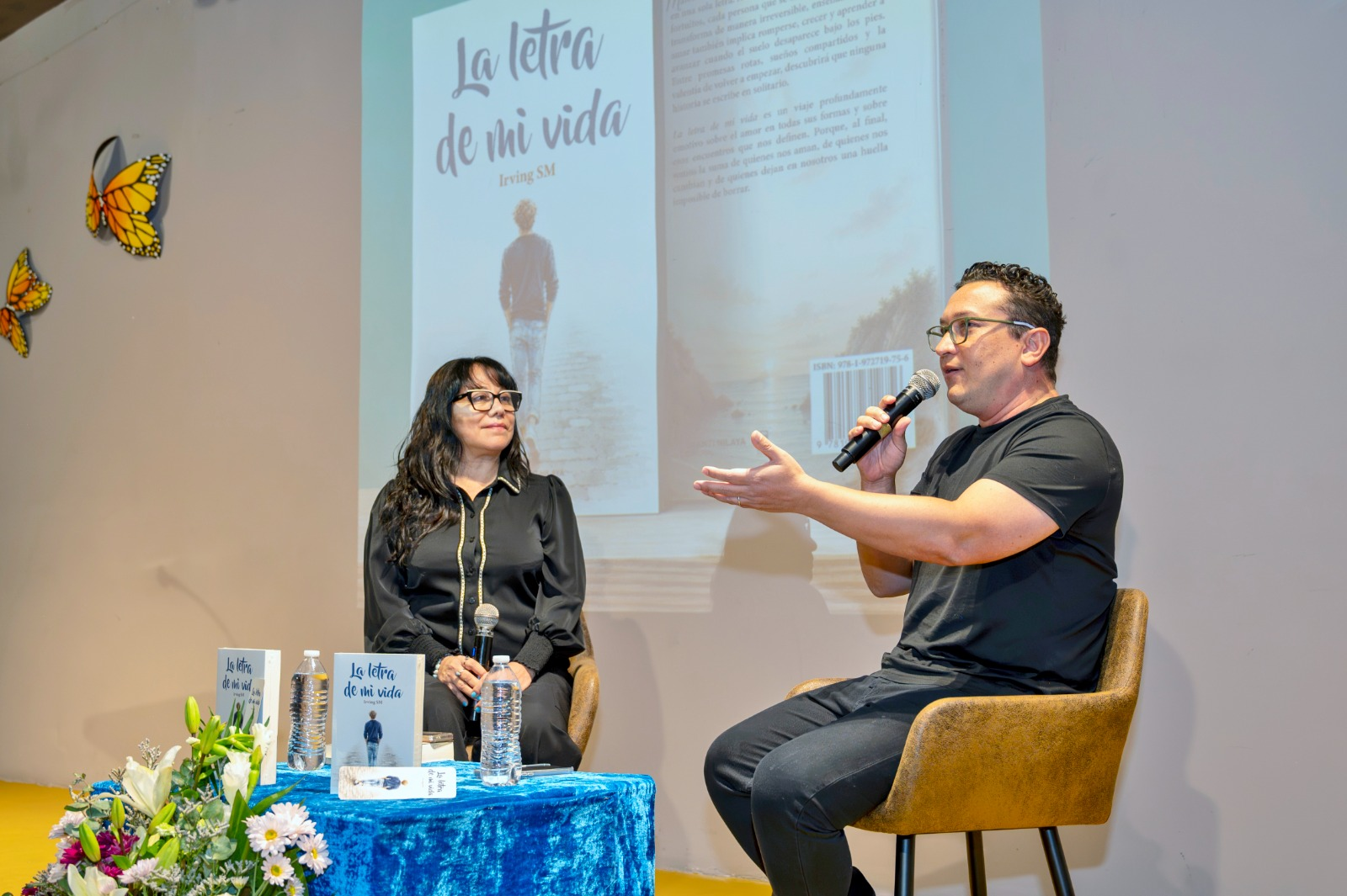 Irving Sauri presenta novela en Museo de la Isla Cozumel