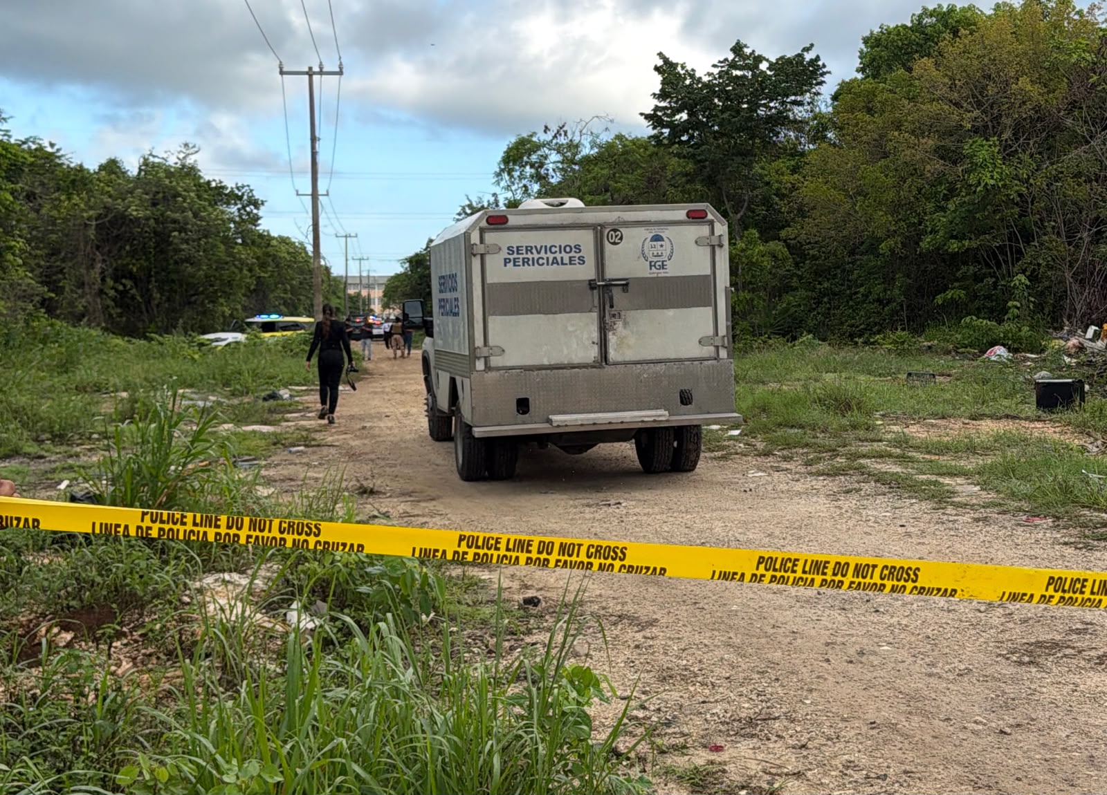 Hallan cadáver de mujer en zona verde de Cancún