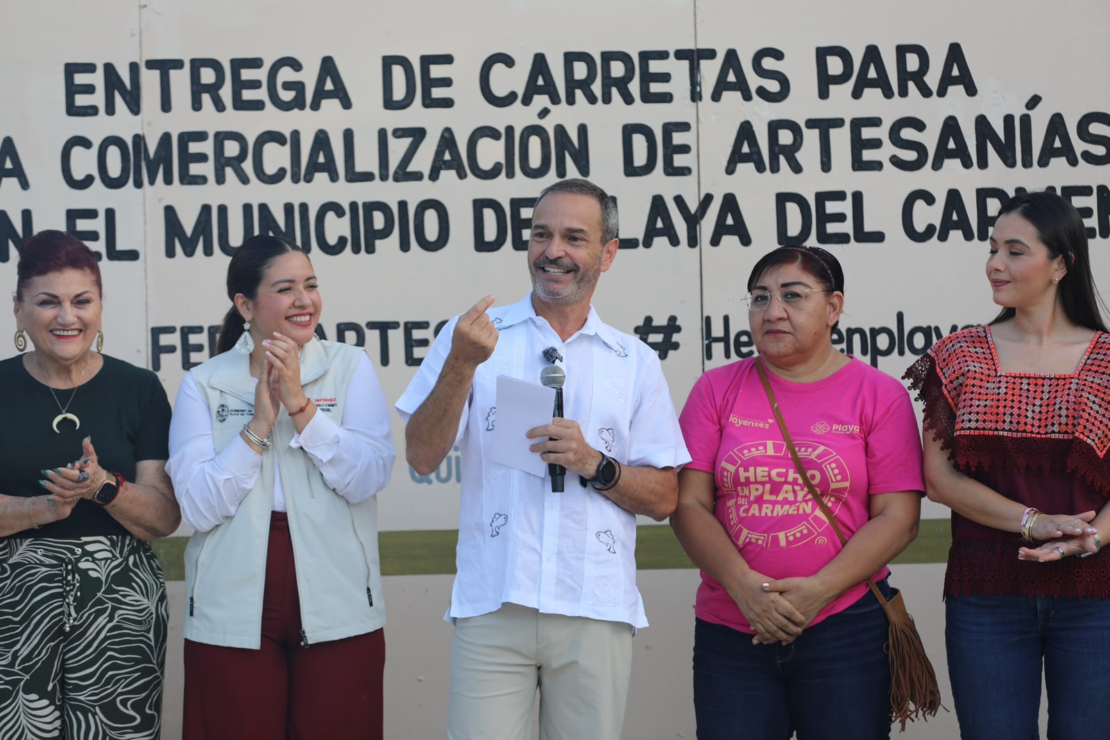 Playa del Carmen amplía venta artesanal con nuevas carretas