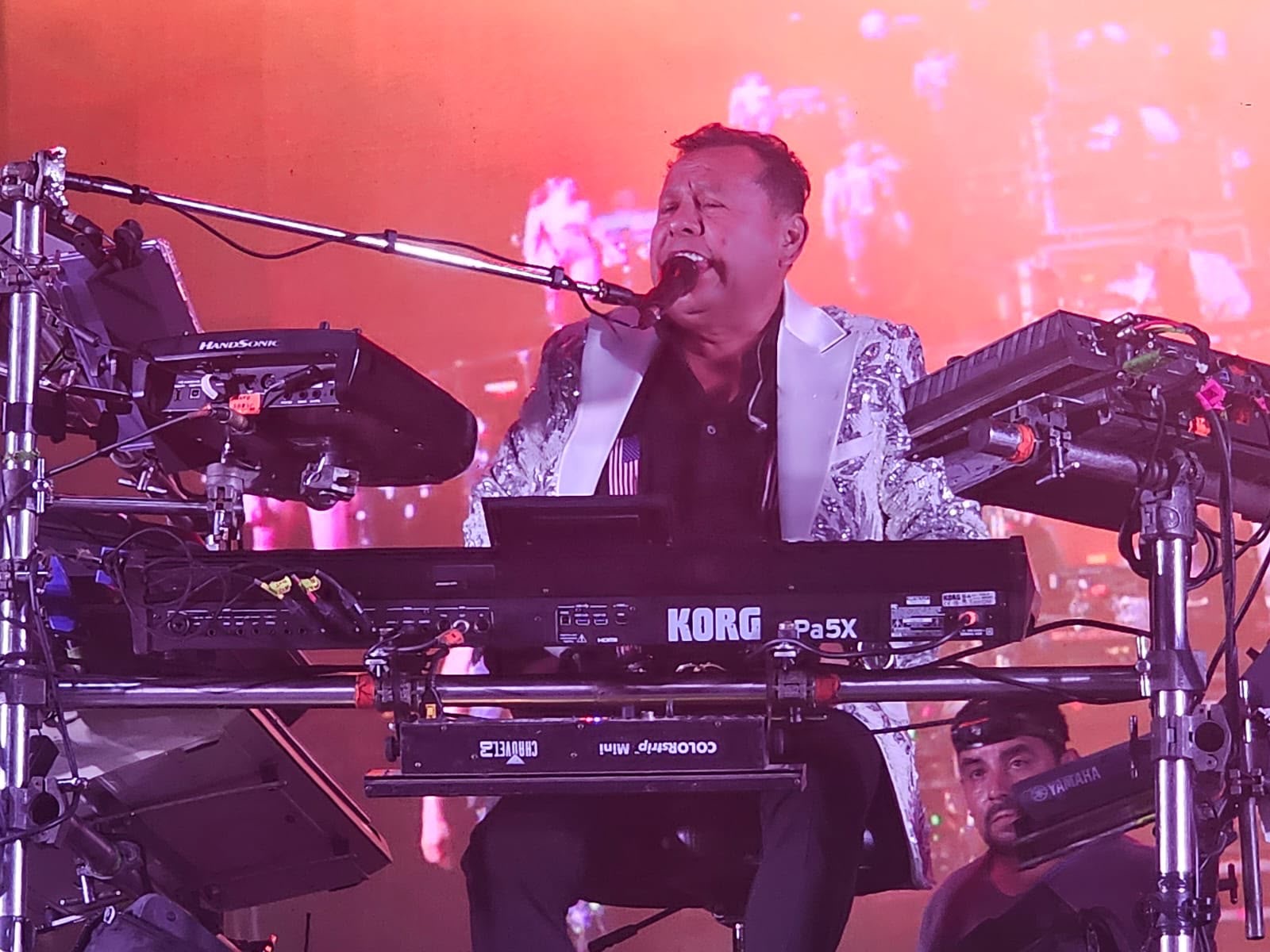 Alfredo el Pulpo anima Expofer Chetumal 2026 con baile