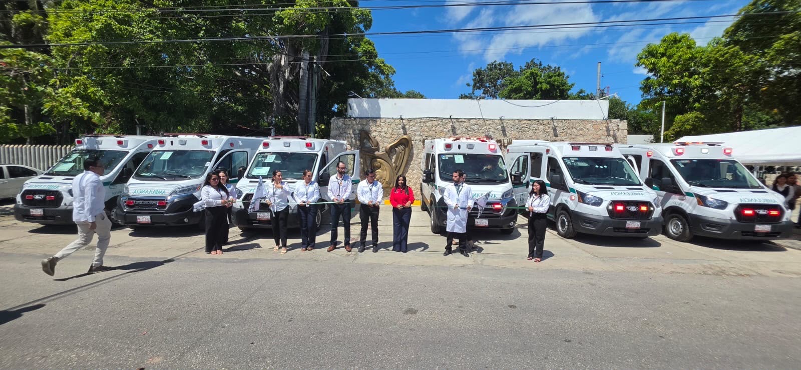 IMSS Quintana Roo pone en operación 6 nuevas ambulancias