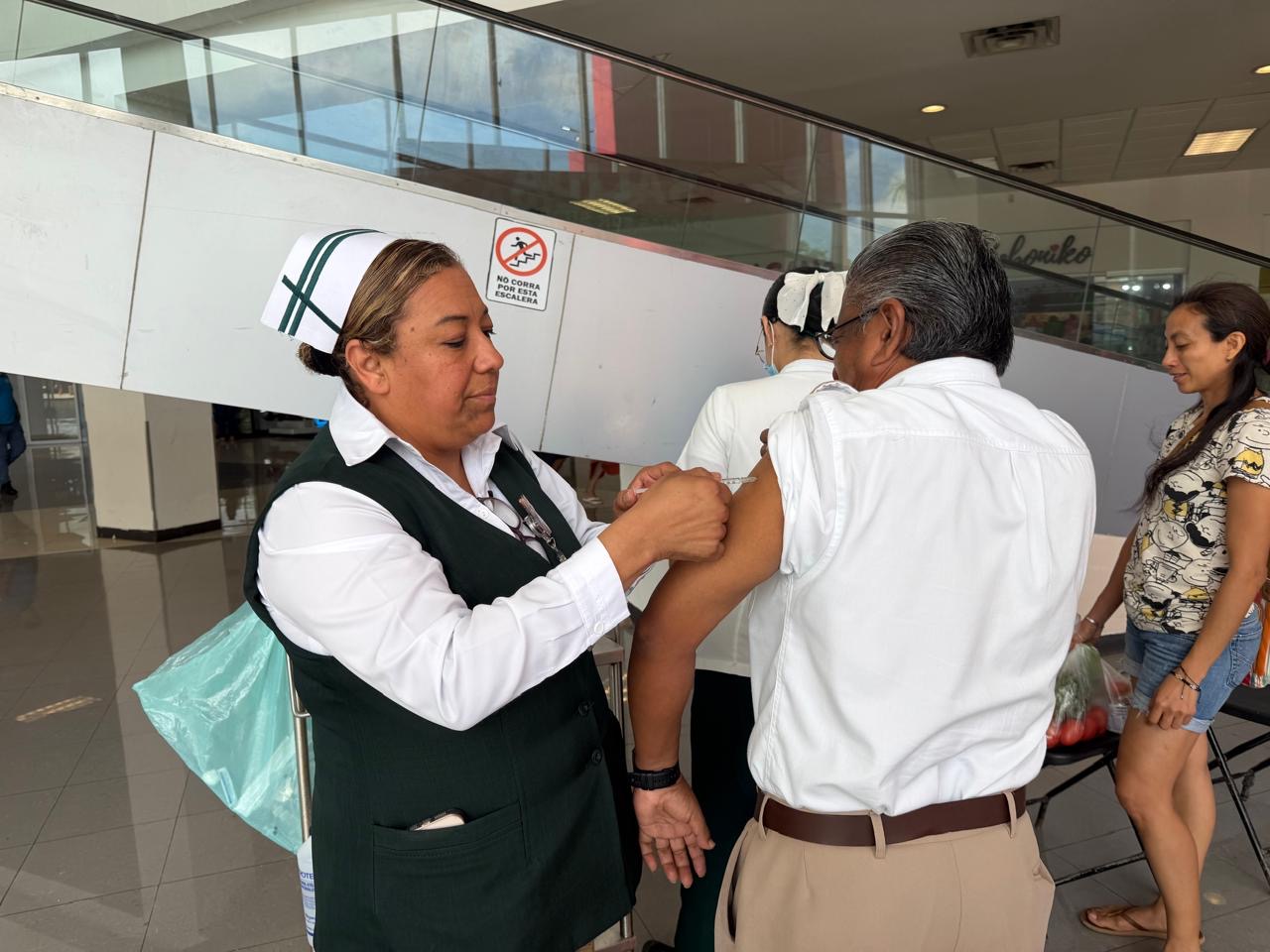 IMSS Quintana Roo inicia campaña de vacunación invernal 2026
