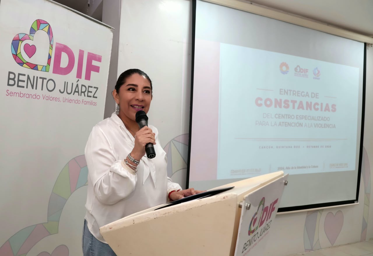 DIF Benito Juárez entrega constancias a 18 alumnas