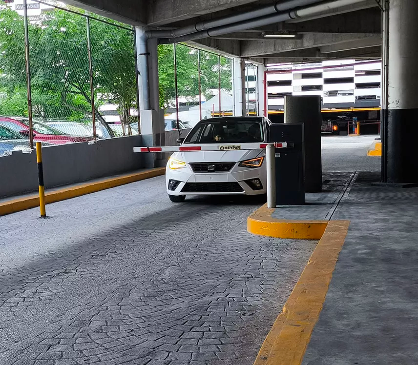 Estacionamientos de Cancún preparan aumento de tarifas 2027