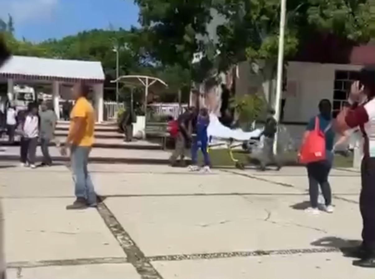 Tres estudiantes intoxicados por gomitas adulteradas en Cancún