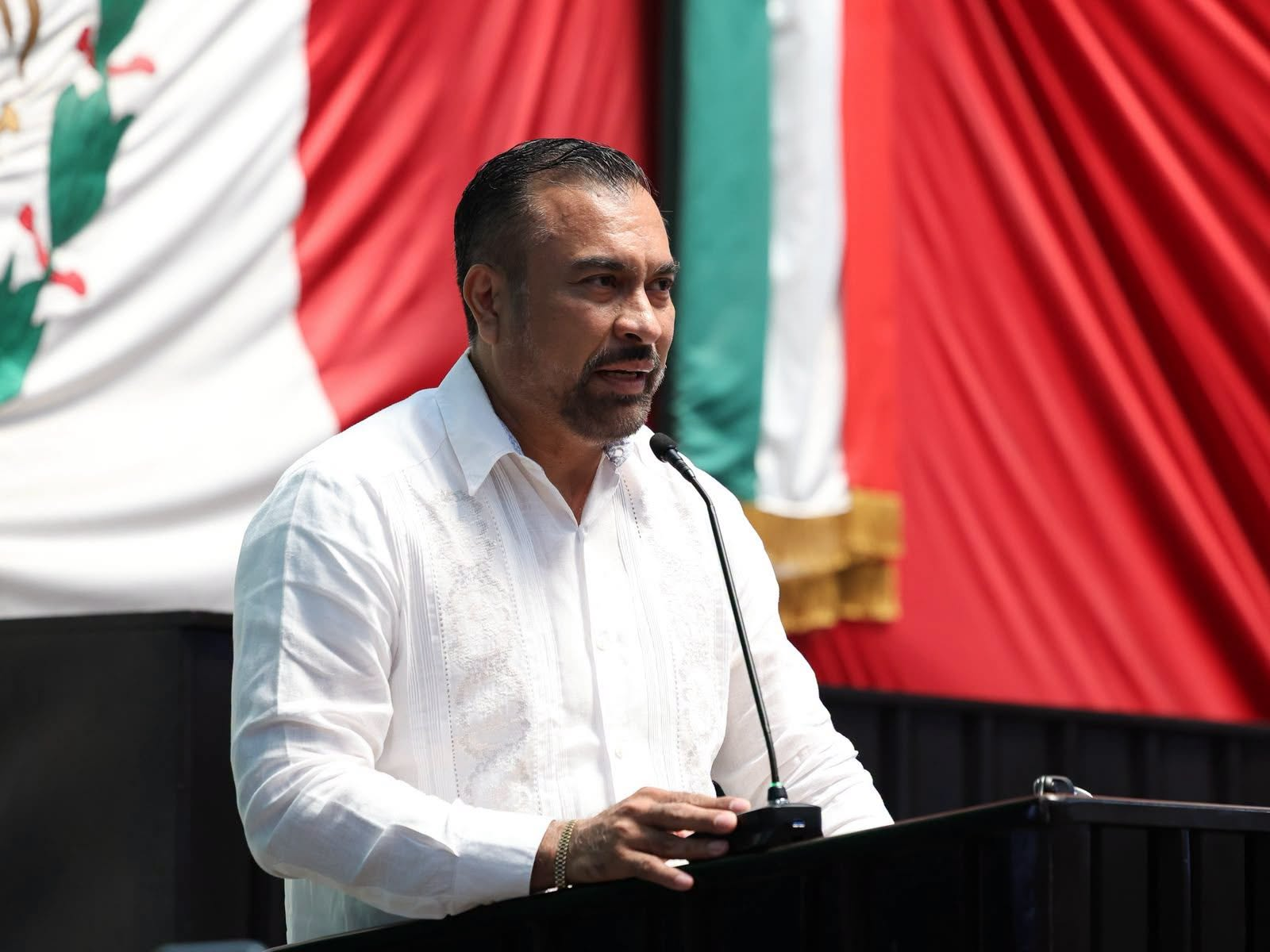 Congreso rinde homenaje al Tec de la Zona Maya