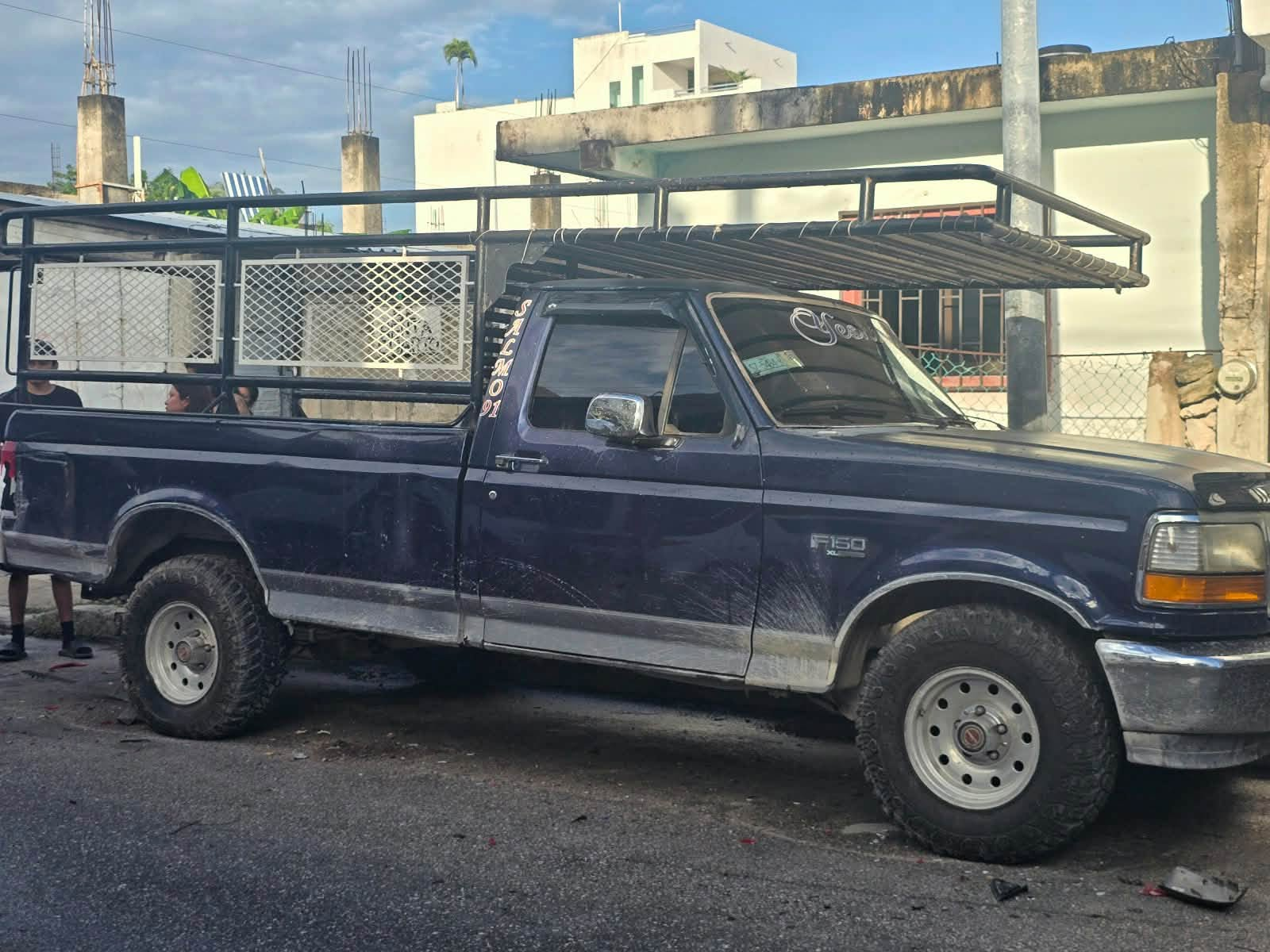 Menor ebrio choca tres autos en Playa del Carmen