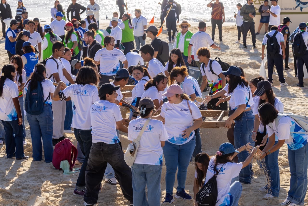 Playa del Carmen moviliza 2 mil voluntarios en limpieza costera