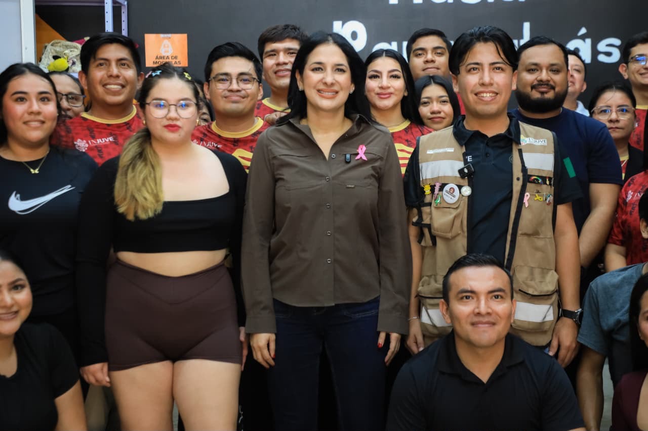 Estefanía Mercado inaugura gimnasio gratuito para jóvenes