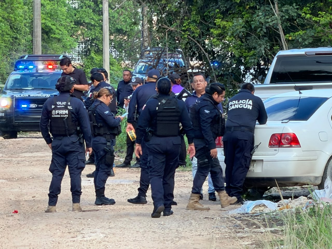 Hallan cadáver de mujer en zona verde de Cancún