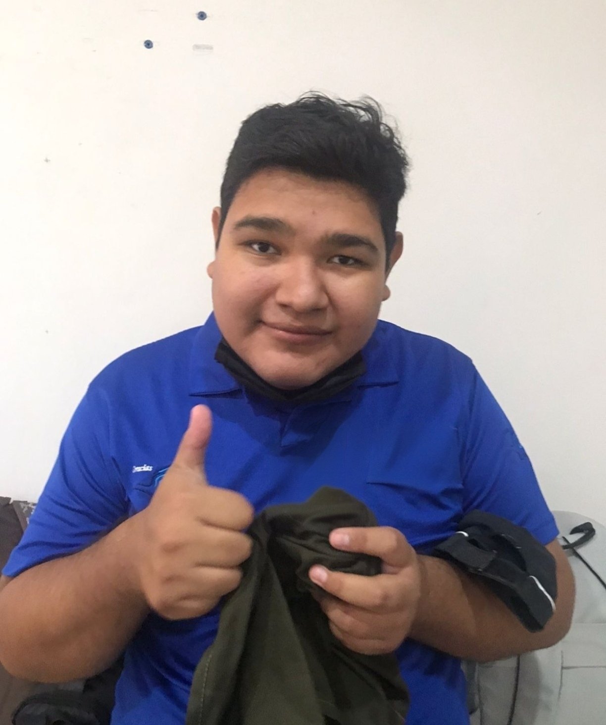 Patricio, joven con autismo, requiere neurocirugía urgente
