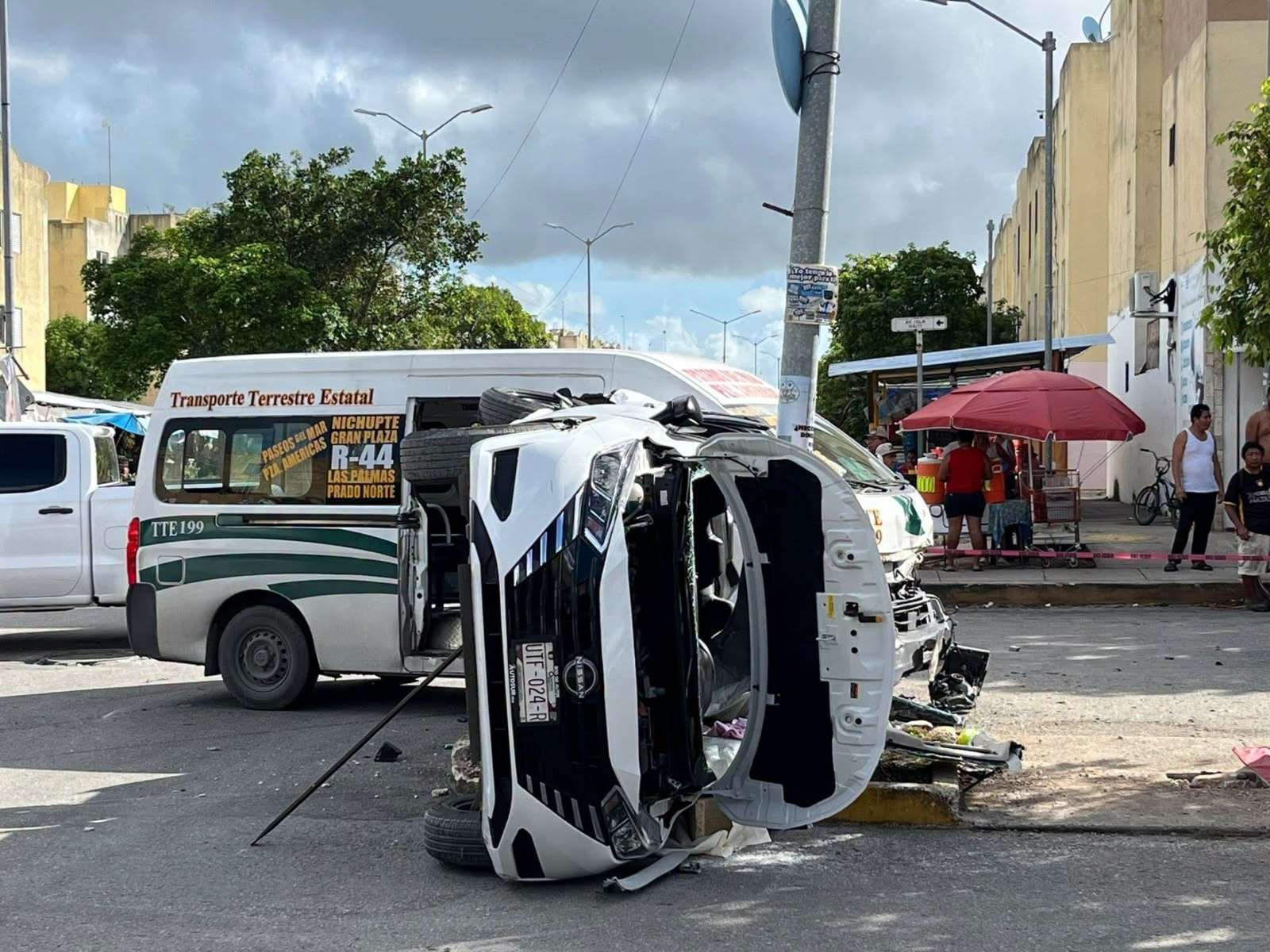 Accidente en Región 251 deja dos lesionados y daños materiales