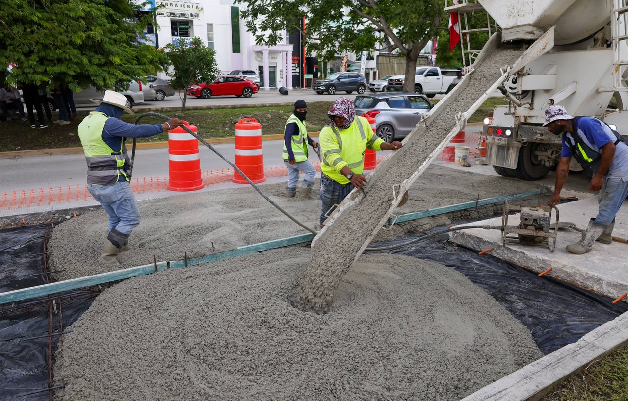 Avanza 69% pavimentación en avenida 135 de Cancún