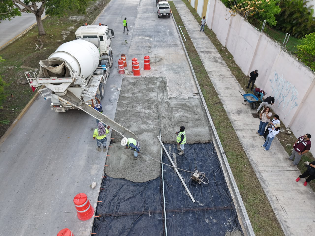 Avanza 69% pavimentación en avenida 135 de Cancún